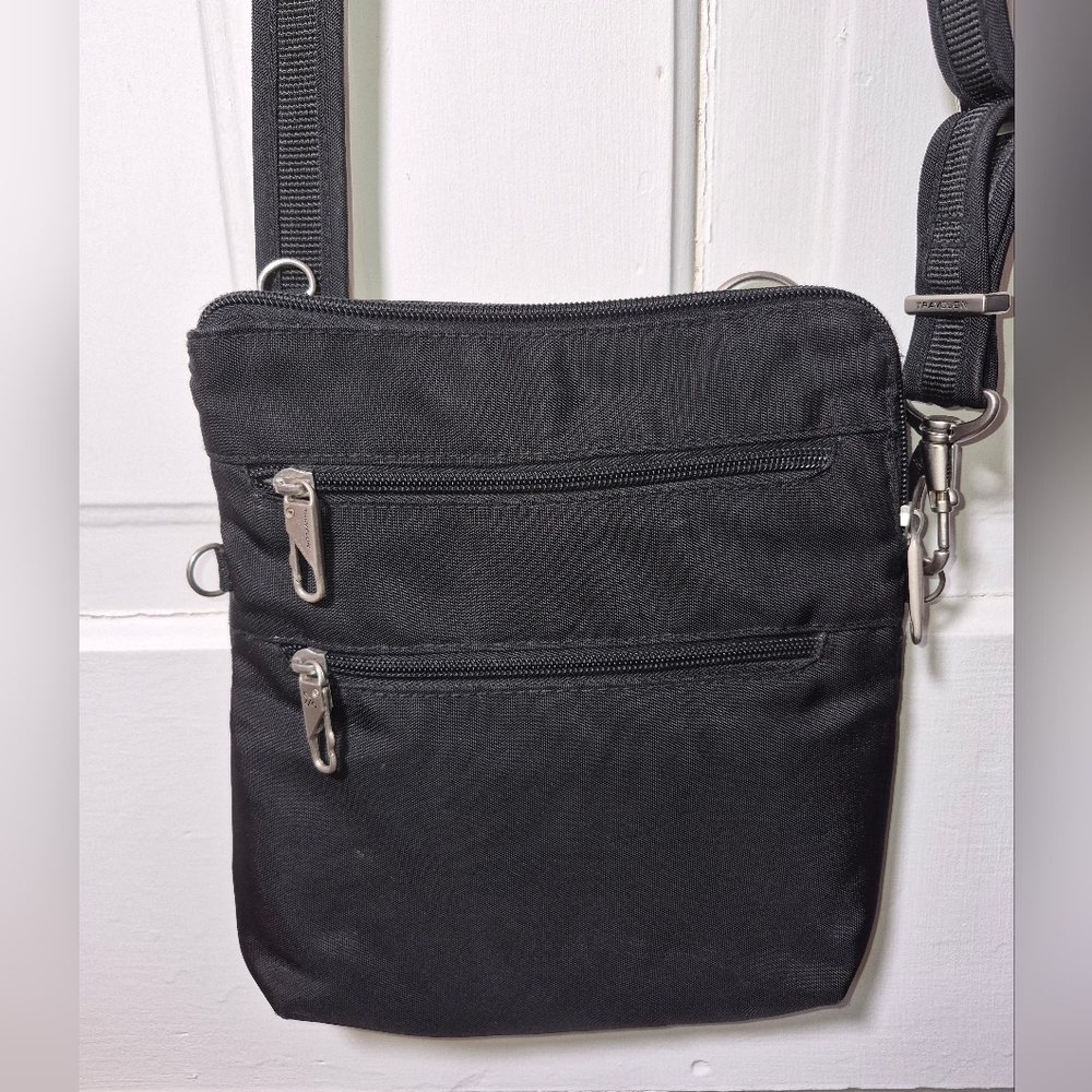 Travelon Anti Theft Classic Slim Double Zip Crossbody